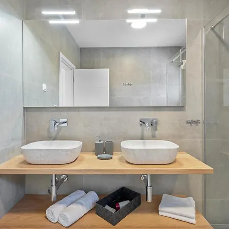 Amazing Home In Dubrava Kod Sibenika With Sauna