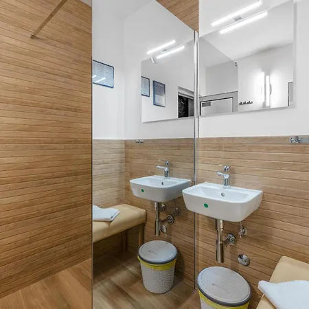 Amazing Home In Dubrava Kod Sibenika With Sauna *