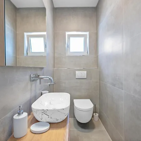 Amazing Home In Dubrava Kod Sibenika With Sauna