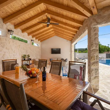 Amazing Home In Dubrava Kod Sibenika With Sauna * Dubrava (Sibenik-Knin)
