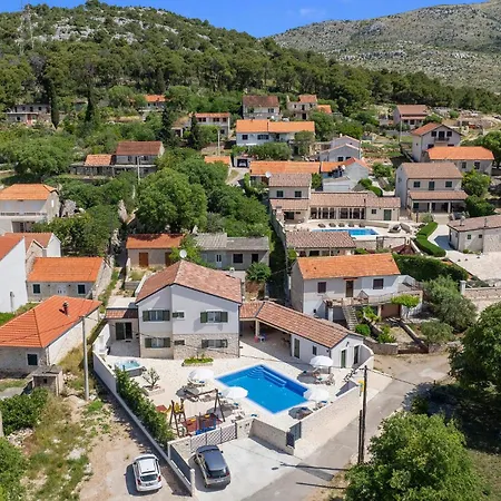 Amazing Home In Dubrava Kod Sibenika With Sauna * Dubrava (Sibenik-Knin)