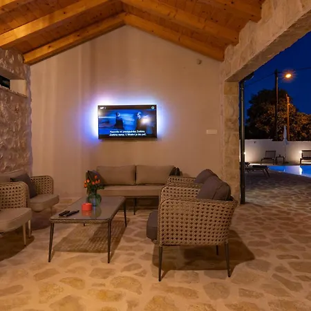Amazing Home In Dubrava Kod Sibenika With Sauna Casa de Férias