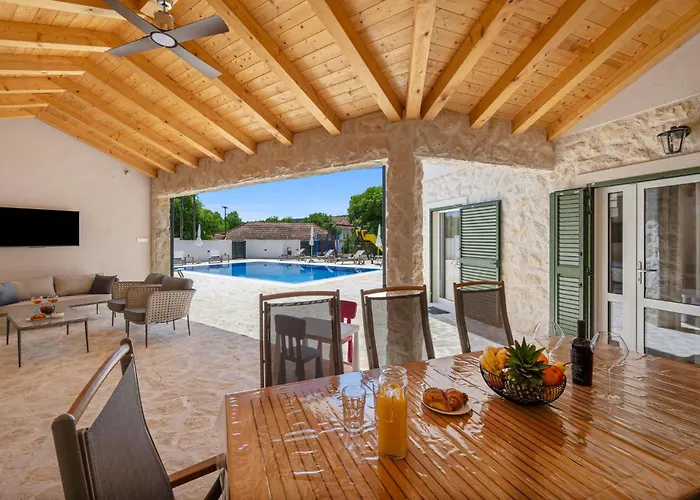 Casa de Férias Cozy In Kod Sibenika