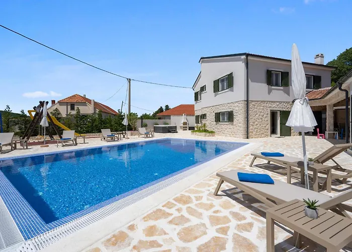 Casa de Férias Cozy In Kod Sibenika Dubrava (Sibenik-Knin)